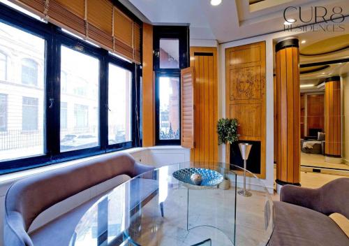Harrods Hideaway 3 Bedroom Flat - image 4