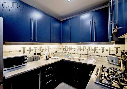 Harrods Hideaway 3 Bedroom Flat - image 40