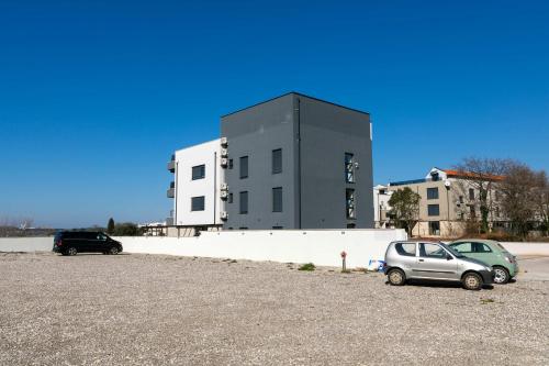Apartment image 3