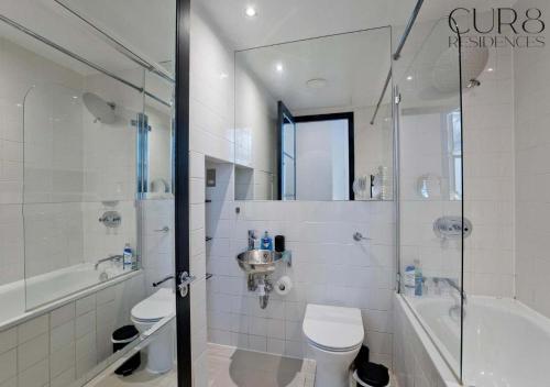 Harrods Hideaway 3 Bedroom Flat - image 35