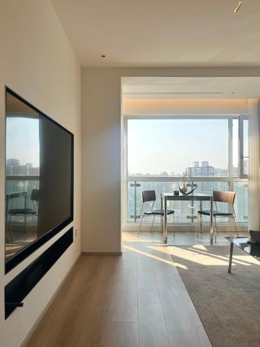 Sunny Abode B Newly renovated near Xintiandi and Tianzifang, Шанхай