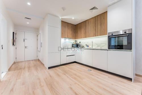 Redesigned High-Rise 1BR Near Key Landmarks, Elite Residence, Dubai Marina by Deluxe Holiday Homes, Dubái (foto 2)