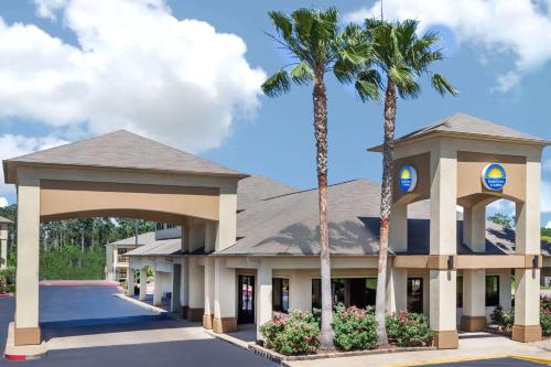 Days Inn & Suites by Wyndham Huntsville - image 10