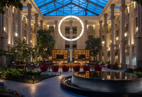 ผับ/เลาจน์, ไฮแอท รีเจนซี กรีนิช (Hyatt Regency Greenwich) in กรีนิช (คอนเนตติคัต)