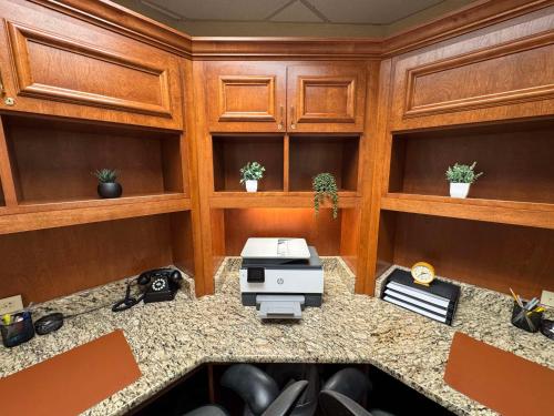 Hilton Garden Inn Lake Forest Mettawa - image 11