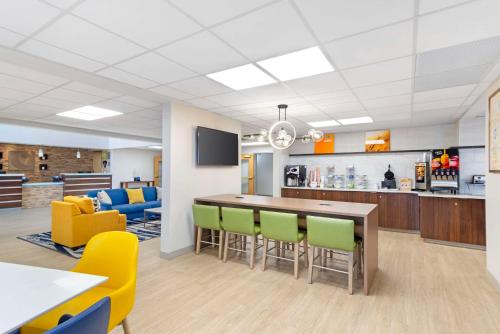 อาหารและเครื่องดื่ม, Comfort Suites Northside Hospital Gwinnett in ลอว์เรนซ์วิลล์