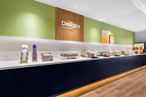 Food and beverages, Spark by Hilton Missouri City in Missouri City