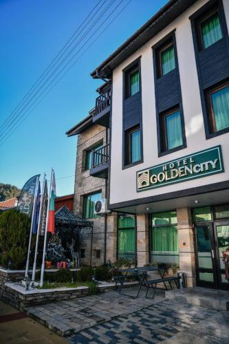 HOTEL GOLDEN CITY, 