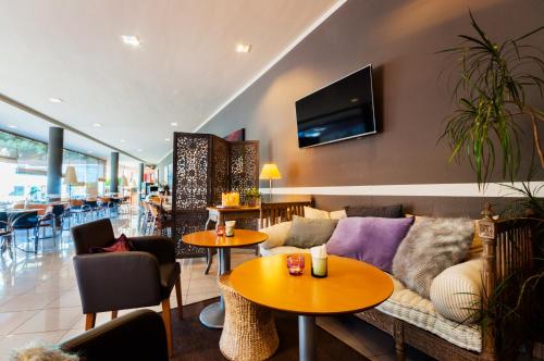Pub/Lounge, PARK SEDO Aparthotel in Rubi