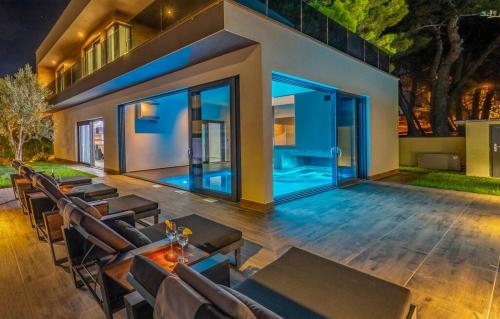 Villa with Sea View image 6