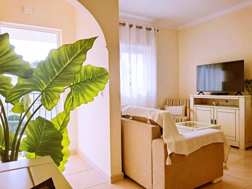 Shared lounge/TV area, Apartamento Oasis Parque 1 in Vale da Arrancada