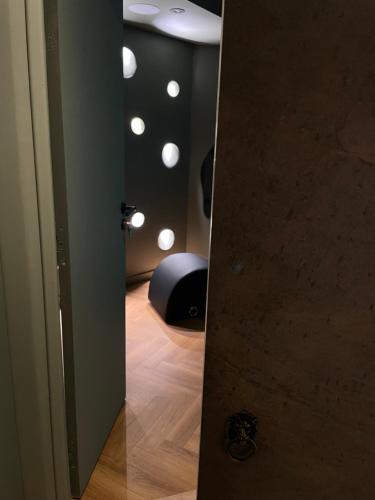 Love Room Strasbourg, Suite Bali, Balnéo & Sauna, Strasbourg (photo 4)