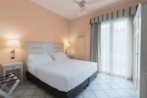 Hotel Liliana Diano Marina - image 2