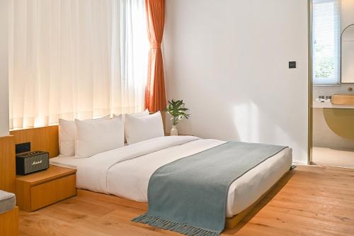 Double Room with Private Bathroom image 4