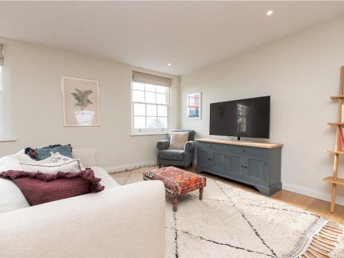 Pass the Keys Apartment with Stunning Views and Free Parking, Bath (photo 5)