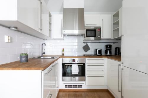 ---2ndhomes Beautiful Kamppi Center Apartment with Spa & Terrace---, Helsinki (photo 7)