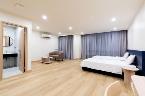 CA Hotel and Residence near Phuket Bus Terminal 2