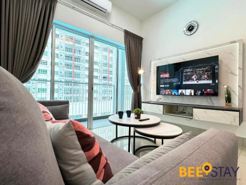 Salak Selatan Pool View with Wifi & Netflix 4PAX, Kuala Lumpur