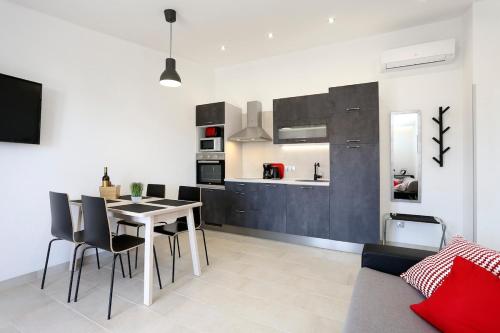 Villa Fides with private pool, garden and sea view