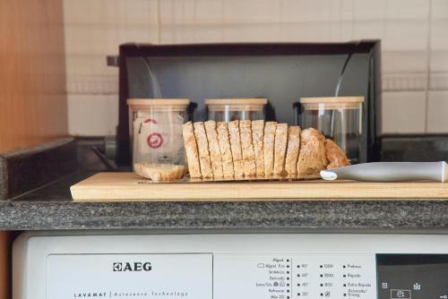 Spacious Apt Near Beach & Train, By TimeCooler