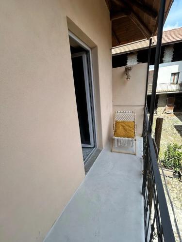 陽台/露台, Apartment in Tapigliano with Garden and Parking in 內比烏諾