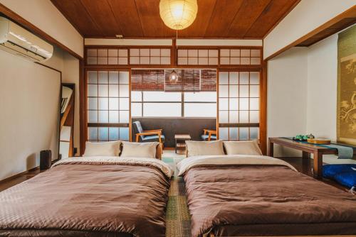 玉造駅徒歩2分の好立地 セミダブルベッド12台で広々とクリップハウス의 대표사진