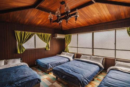 大阪城 鶴橋徒歩圏 心斎橋電車10分 スーパーもコンビニも駅も徒歩2分 ベッド12台