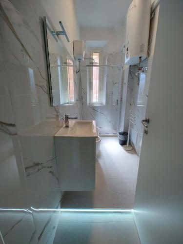 ViviRome - 2 Bedrooms Apartment - San Giovanni, Roma (foto 7)
