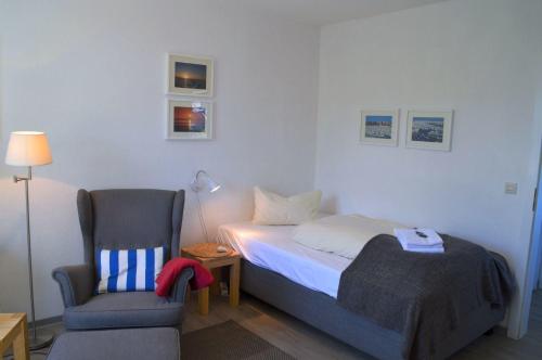 Flurstrasse - OG links Flurstrasse - OG links