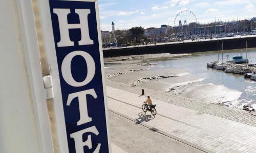 Hotel La Marine Vieux Port - image 3