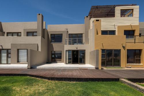 Exterior view, Ocean Dream Beach Cottage in Rand Rifles