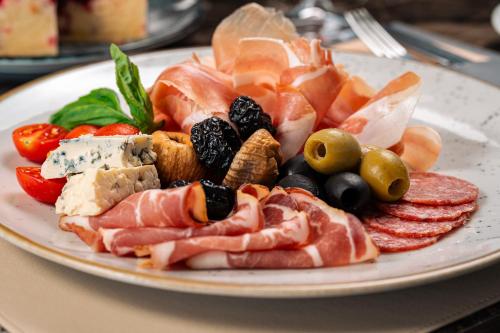 Vivid Blue Serenity Resort