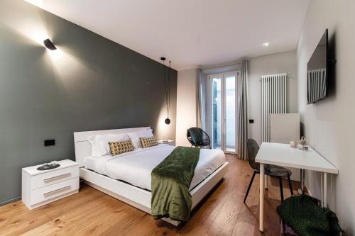 One-Bedroom Apartment image 9