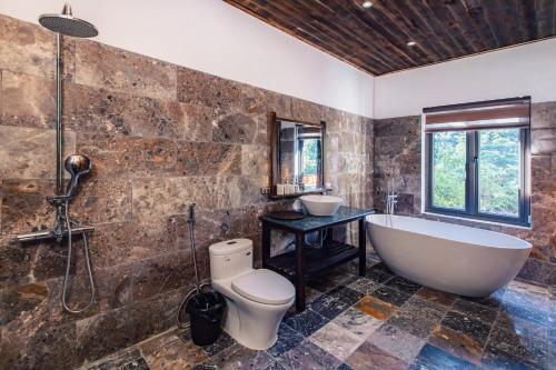 Deluxe Bungalow image 1