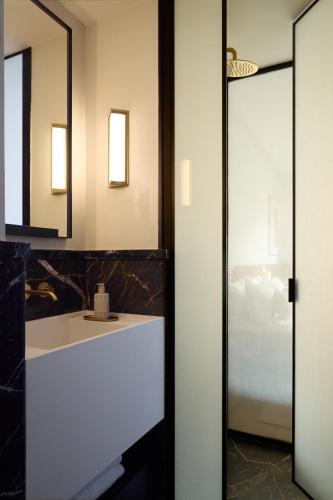 Kuka Luxury Living Athens - image 5