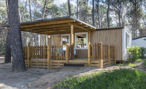 2 bedrooms, 4 beds