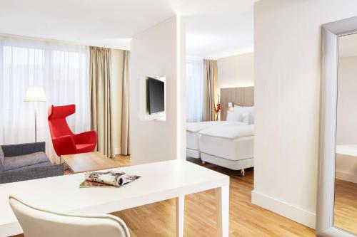 room detail thumbnail 1