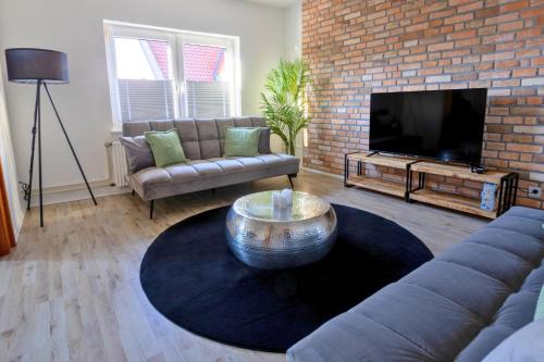 Seadmed, SHINYHOMEZ - Apartment für 10 - Küche - Dachterasse (SHINYHOMEZ - Familienfreundliche Ferienwohnung in Geestland am Wattenmeer mit Terrasse, Kuche und WL) in Wurster Nordseeküste (Lower Saxony)