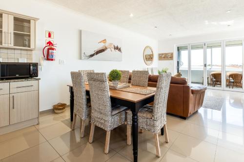 Instalaciones, Ocean Dream Sunset Sails in Rand Rifles