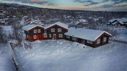 Exterior view, Charming Timber Lodge For Gathering And Celebrations in Beitostolen