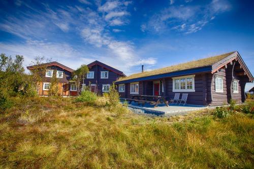 Exterior view, Charming Timber Lodge For Gathering And Celebrations in Beitostolen