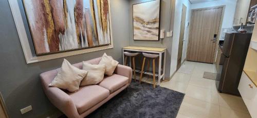 Perfect blend of home & comfort, Manila