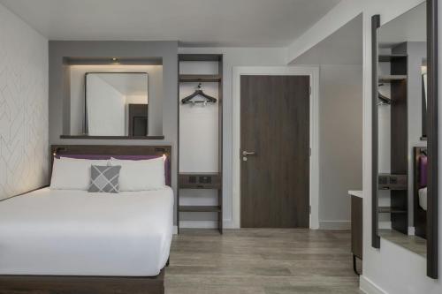 The East London Hotel - image 12