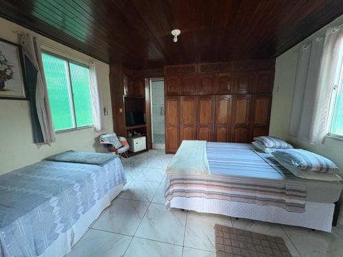 1 double bed, 1 twin bed