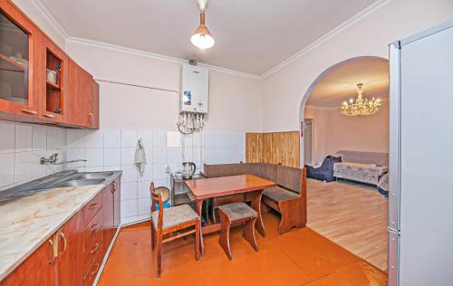 Super Location - Shared bathroom and kitchen, Erywań (zdjęcie 5)