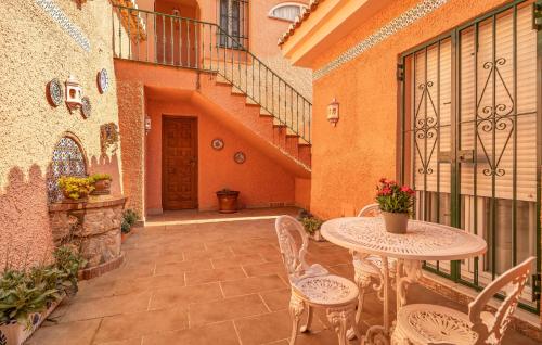 Awesome Home In Almuñecar - image 3