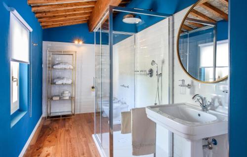 Awesome Home In Massa E Cozzile