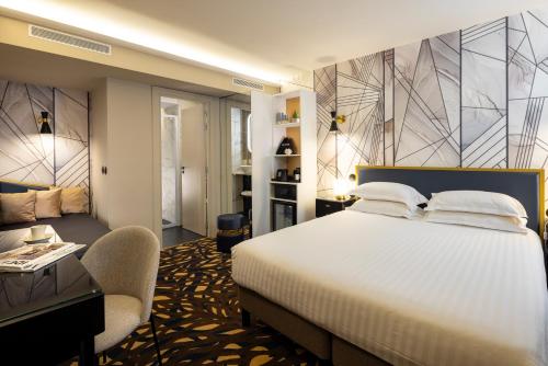 Hôtel Mondial, Parigi