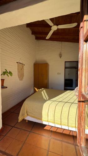 Casa cercana a plaza de Villa de las Rosas con patio y asador in Villa Las Rosas