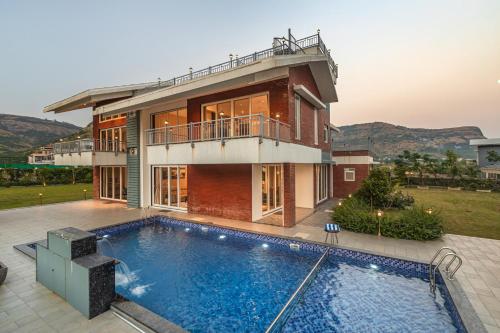 ELIVAAS Nimishka 5 BHK Villa with Pvt Pool, Garden & Scenic Views near Karla Caves